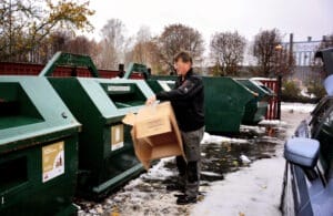 Torbjörn Rosencrantz tycker att det mesta fungerar bra med återvinningen. "De skulle ju kunna hålla undan lite mer till storhelgerna, men de gör väl så gott de kan", säger han.