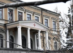 Den 2 december hålls en ceremoni på Villa Bergalid där ekonomiskt välgörande medel tillfaller Ria-stugan, en klass i anpassad skola samt sjukhusclownernas verksamhet. Foto: Sonny Jonasson