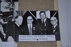 Bild på gammalt foto av Elis Enbäck m.fl.