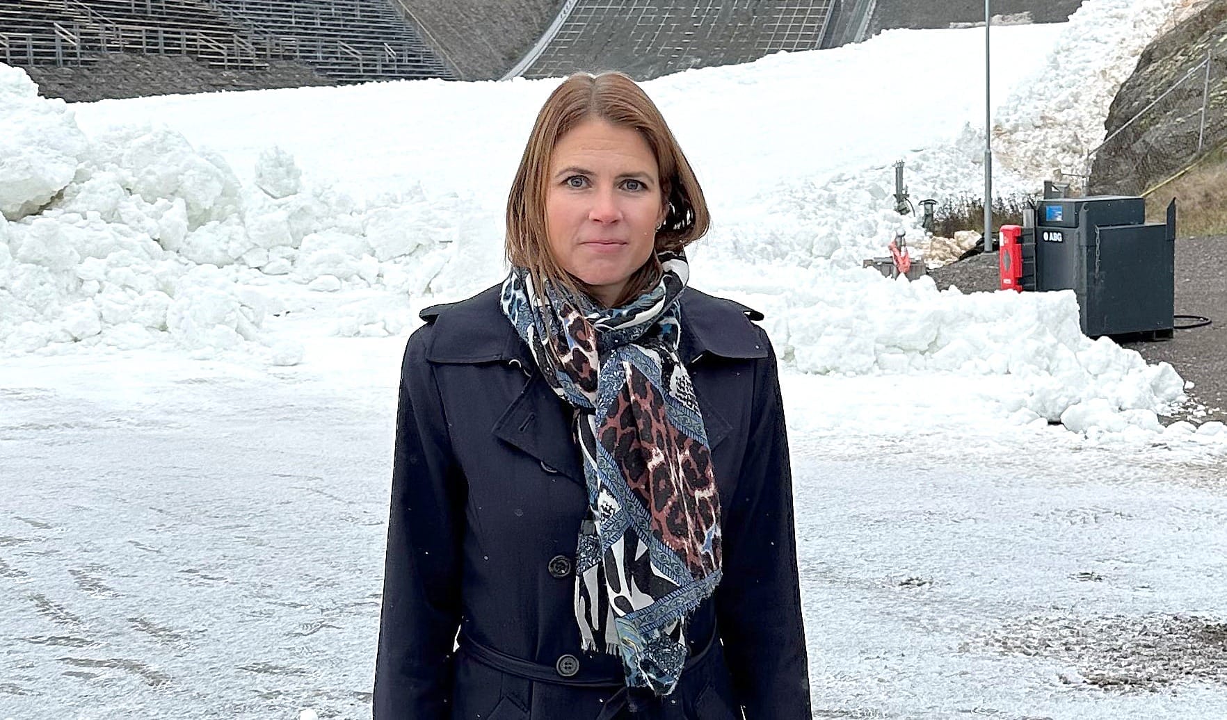 Maria Andersson, vd på Lufab. snöhögen på bromsplanen för tidig skidåkning, backhoppning, konserter.