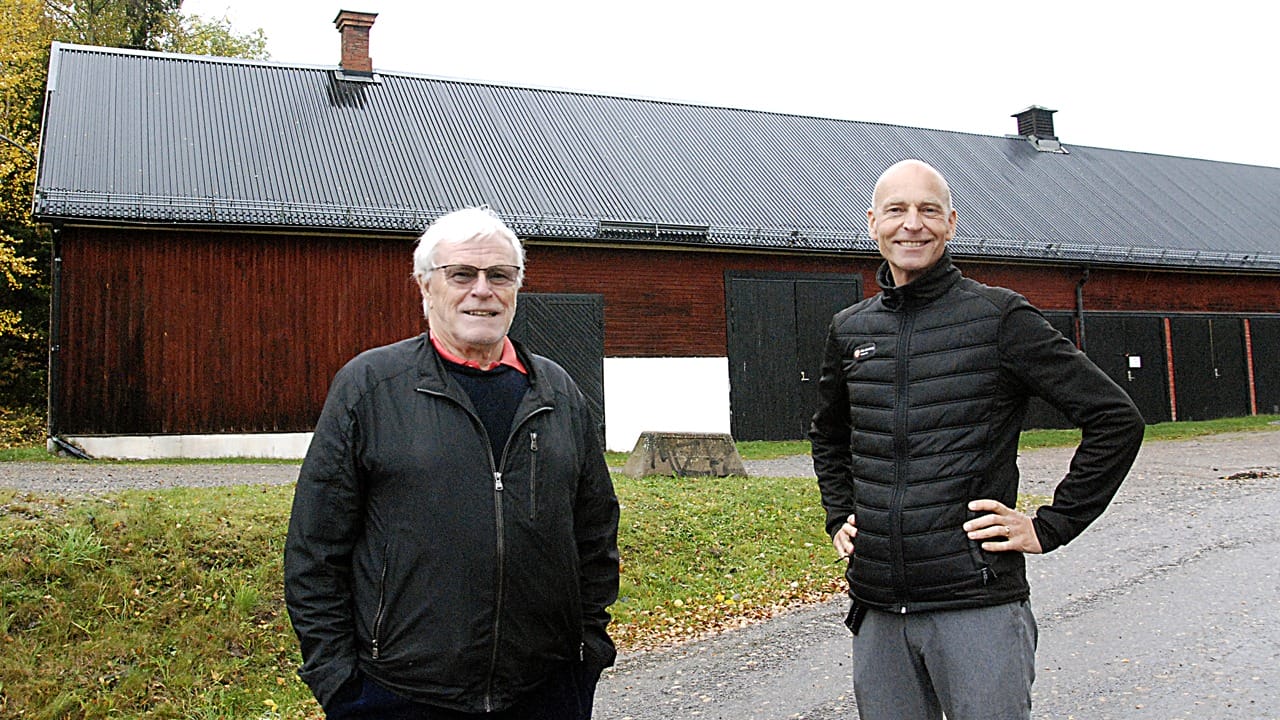 Hans Grandin och Ola Linnteg, klubbchef för Säters Golfklubb