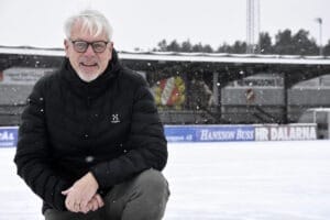Lennart Björling på Lugnets stora isyta där "Kids on Ice" tar plats. Foto: Sonny Jonasson
