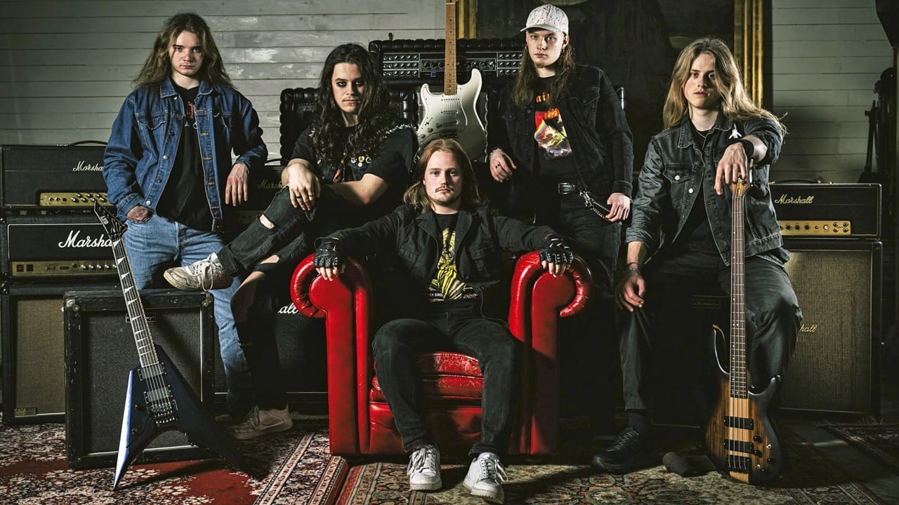 Det unga metalbandet Xion består av: Liam Rådman (gitarr), Algot Brask (trummor), Johan Berg (bas), Erik Zetterström (gitarr) och Robin Björk (sång).