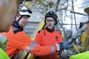 Tony Karlsson och Pär Åsgårdh är två av de borrtekniker som svarar för driften av borriggen vid Skyttgruvan. Foto: Sonny Jonasson