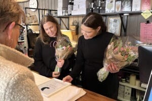 Husby-Hedemora Centerkvinnor prisade systrarna Marie och Madelene Faleij, som driver Svenska Flytblock och Syster Boheme.