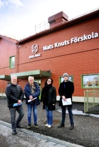 Nya förskolan i Mats Knuts kommer snart att tas i bruk även som vallokal. Här är ett gäng som gärna ser att fler Borlängebor röstar i EU-valet den 9 juni. Från vänster: Ulrik Bergman, Bertil Stoltz, Sarah Rask och Johan Ohrzén.